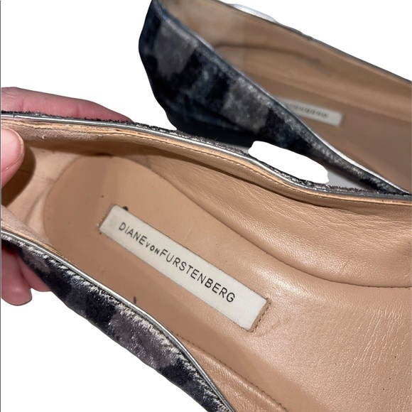 Diane Von Furstenberg Ballet Flats Size 6 Velvet Leopard Print Blue *Sample* - Picture 9 of 10